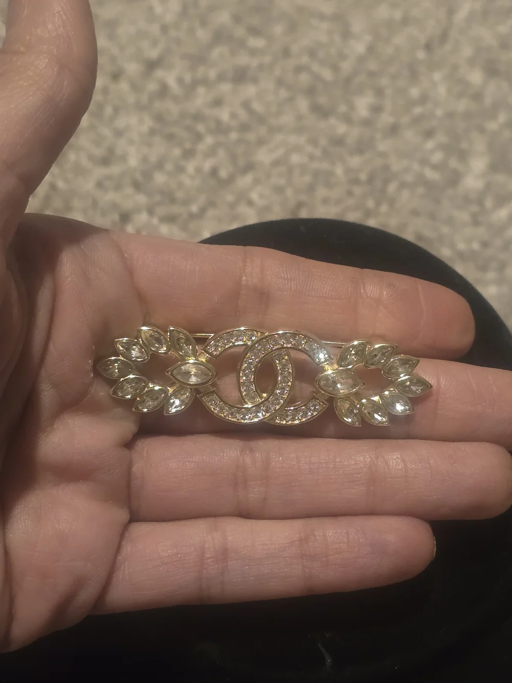 CHANEL 18kgo Crystal Interlocking Circle Gold Hair Brooch